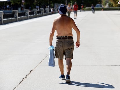 Los adultos mayores de 65 años son muy vulnerables a los efectos de las temperaturas extremadamente altas EFE/Chema Moya