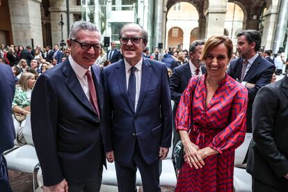 Alberto Ruiz Gallardón, Ángel Gabilondo y Mónica García, este viernes.