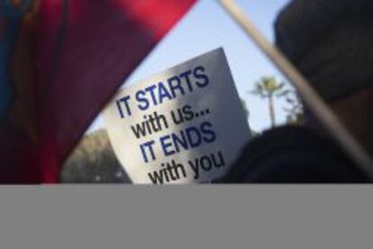 Pancartas de protesta en Chipre contra la tasa a los dep&oacute;sitos.