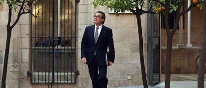 El presidente de la Generalitat en funciones, Artur Mas, a su llegada a la reunión semanal del Govern.