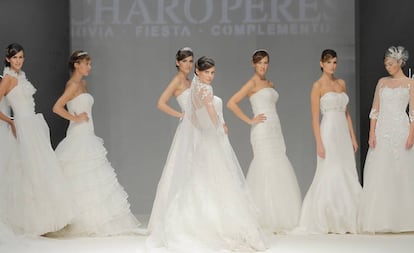 Desfile de vestidos de novia de Charo Peres.