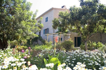 El jardín de la casa fue también diseñado por el poeta inglés (foto cedida por Fundación Casa de Robert Graves).