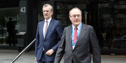 François Villeroy de Galhau, gobernador del banco de Francia y el gobernador del Banco de España, Luis María Linde, en una imagen de archivo.