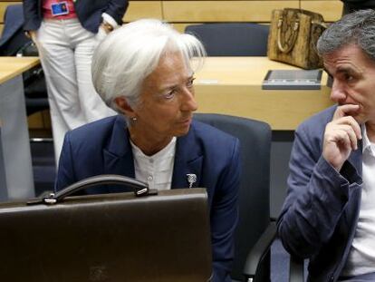 Christine Lagarde, gerente del FMI, junto al ministro griego de Finanzas, Euclides Tsakalotos 