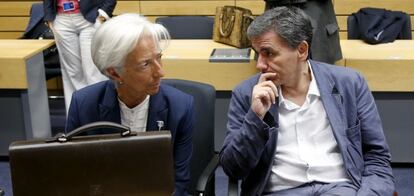 Christine Lagarde, gerente del FMI, junto al ministro griego de Finanzas, Euclides Tsakalotos 