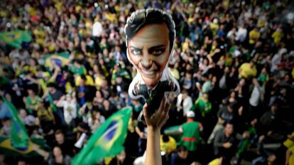 Simpatizantes de Jair Bolsonaro celebran su victoria en la avenida Paulista, en Sao Paulo (Brasil).