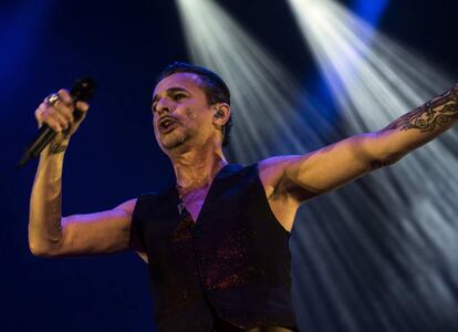 El cantante de Depeche Mode, Dave Gahan, durante su actuación anoche el festival BBK Live.