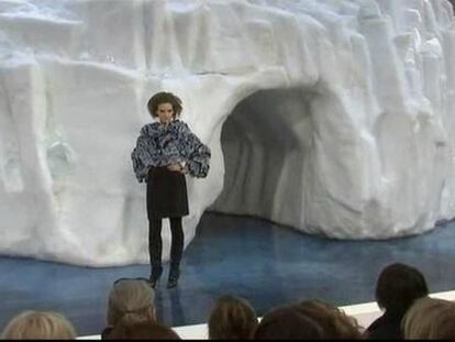 Karl Lagerfeld sorprende con un iceberg en la pasarela de París