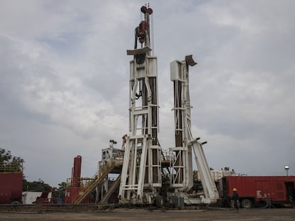 Un pozo de extracción petrolera en Barrancabermeja (Colombia), en 2018.