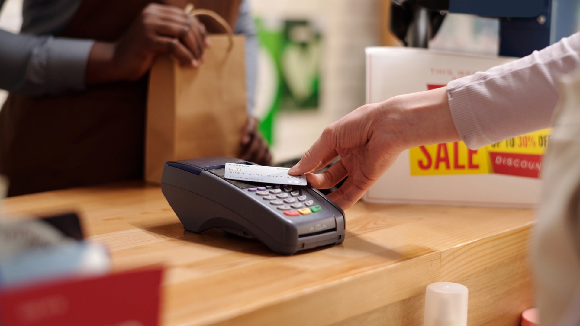 Испанцы уверены в финансах, но реальность иная