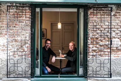 Leo y Ben Sidran en el bar Feliz en Madrid.