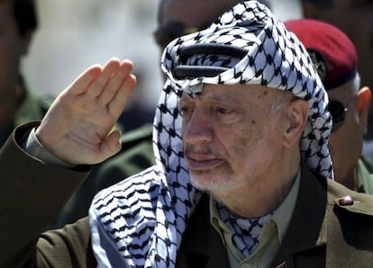 El fallecido Yaser Arafat, en una imagen de 2001.