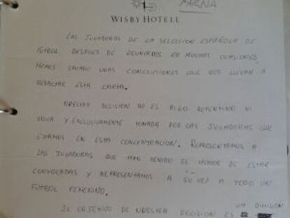 Carta firmada en un hotel de Suecia en 1996 por las futbolistas