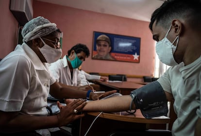 Vacunación contra coronavirus en La Habana Cuba