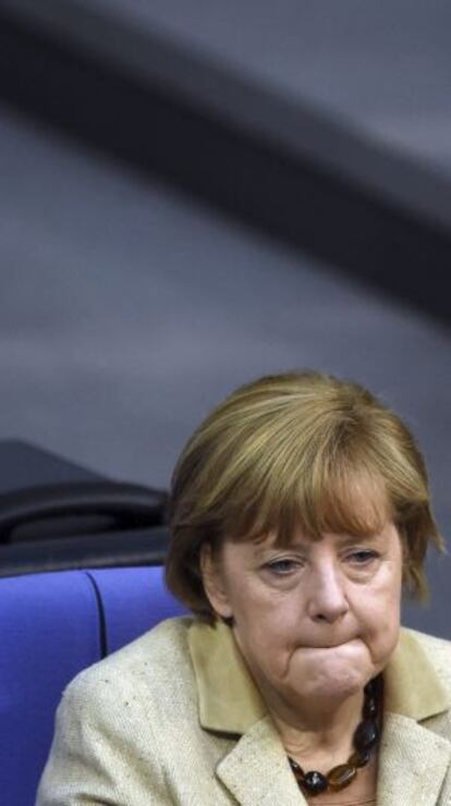 O chanceler alemã, Angela Merkel,durante um debate no Bundestag (Parlamento).