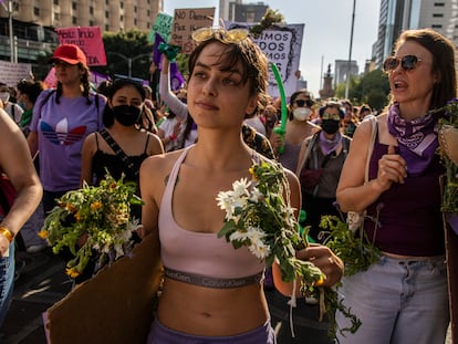 Marcha por el Día Internacional de la Mujer, en las calles de Ciudad de México el 8 de marzo de 2022.