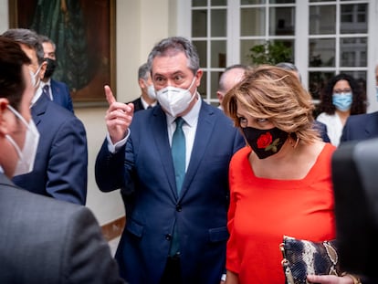 El Alcalde de Sevilla, Juan Espadas, junto a la Secretaria General del PSOE andaluz, Susana Díaz, en un acto en Sevilla el pasado marzo.