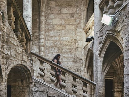 Interior del Hôtel des Montagut, Seigneurs et Barons de Lacoste.