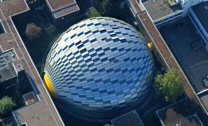 La forma de la biblioteca explica el sobrenombre del cerebro de Berlín.