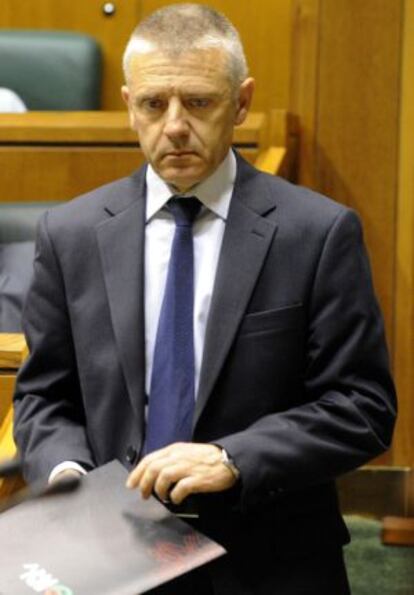 Javier Carro, durante el pleno ordinario de la Cámara.