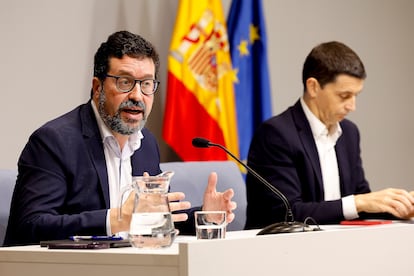 El secretario de Estado de Trabajo, Joaqun Prez Rey, y el de Seguridad Social y Pensiones, Borja Surez, durante una rueda de prensa el pasado viernes.