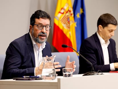 El secretario de Estado de Trabajo, Joaquín Pérez Rey, y el de Seguridad Social y Pensiones, Borja Suárez, durante una rueda de prensa el pasado viernes.
