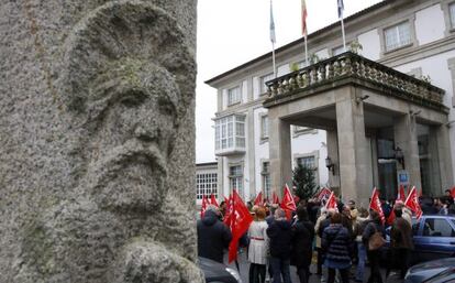 Concentraci&oacute;n de trabajadores del Parador de Ferrol.