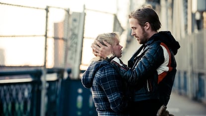 Blue Valentine

El florecimiento de una relación y su decadencia más devastadora, dos caras de una misma moneda representadas por Michelle Williams y Ryan Gosling.