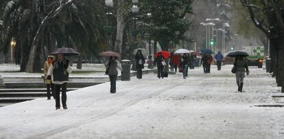 El paseo del Prado, cubierto por la nieve el 21 de diciembre de 2009.