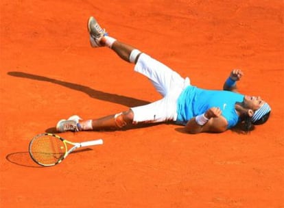 Rafa Nadal celebra su victoria sobre Roger Federer.