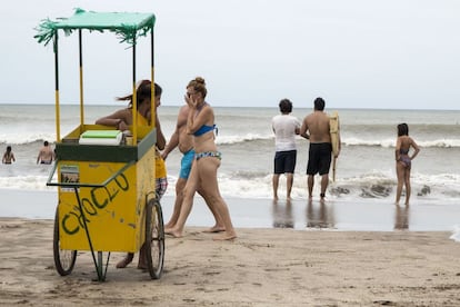 Las playas de Villa Gesell, en Argentina, en este verano austral