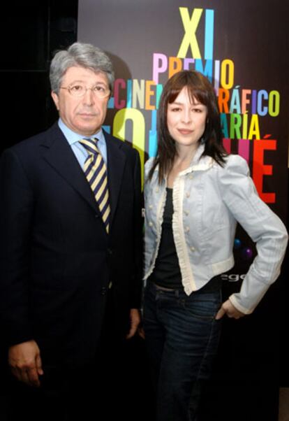 Enrique Cerezo y Sivia Abascal en la presentación de la XI edición de los Premios José María Forqué.