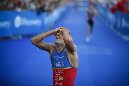 Alarza, tras ganar su primera prueba mundial.