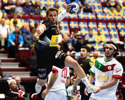 Tom&aacute;s lanza durante el partido contra Ir&aacute;n.