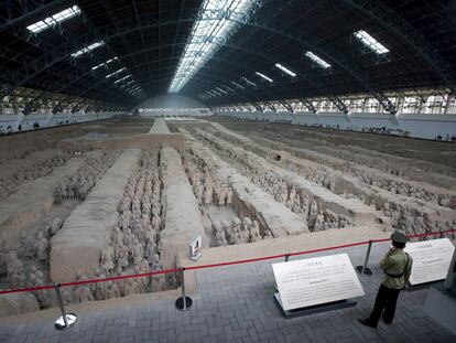 El responsable de la unificación de China se construyó una colosal tumba en la que enterró con él a todo su ejército en forma de estatuas de terracota