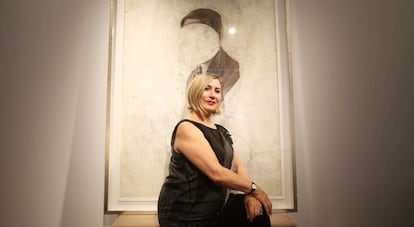 Carmen Calvo, en la galer&iacute;a Fern&aacute;ndez-Braso de Madrid.