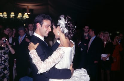 Boda de Enrique Ponce y Paloma Cuevas, el 25 de octubre de 1996, en la catedral de Valencia.