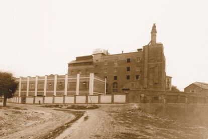 Situada en la calle Ramón Berenguer desde 1900, es la histórica fábrica de Ambar.