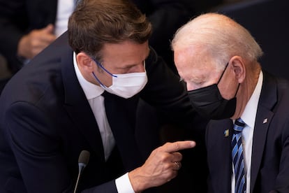 Emmanuel Macron y Joe Biden