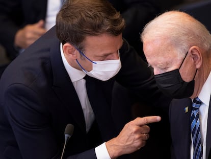 Emmanuel Macron y Joe Biden