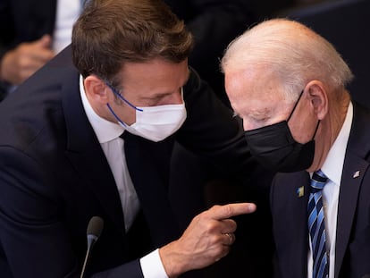 Emmanuel Macron y Joe Biden, el pasado junio en Bruselas.