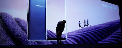 Koh Dong-jin, presidente de Samsung Electronic durante a apresentação do Galaxy S8.