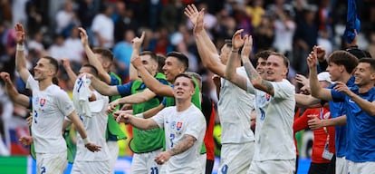Eslovaquia celebra su victoria ante Bélgica.