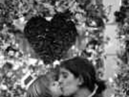 B 32546 (8/FEB/00) -COLOR- CONCURSO DE BESOS EN SANT CUGAT. -FOTO: CARLES RIBAS.