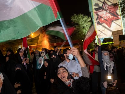 Celebraciones en Teherán del ataque lanzado este sábado por el Gobierno iraní sobre Israel.