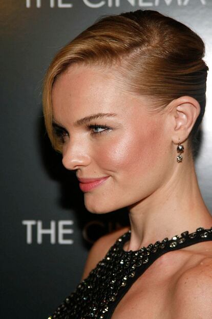 Puede que Kate Bosworth no sea la primera actriz que se te viene a la mente cuando piensas en Grace Kelly, pero pensándolo bien podría ser una buena candidata.