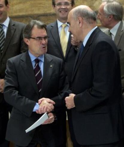 Artur Mas saluda a Salvador Alemany en Barcelona.