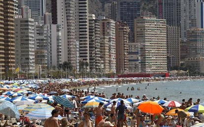 Tourists pack Levante beach in Benidorm.