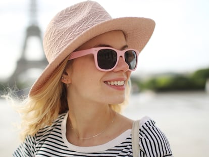 Protege tus ojos con unas buenas gafas de sol. GETTY IMAGES.