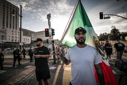 Protesta por el 'No Kings' en el centro de Los Ángeles, el 14 de junio de 2025. 